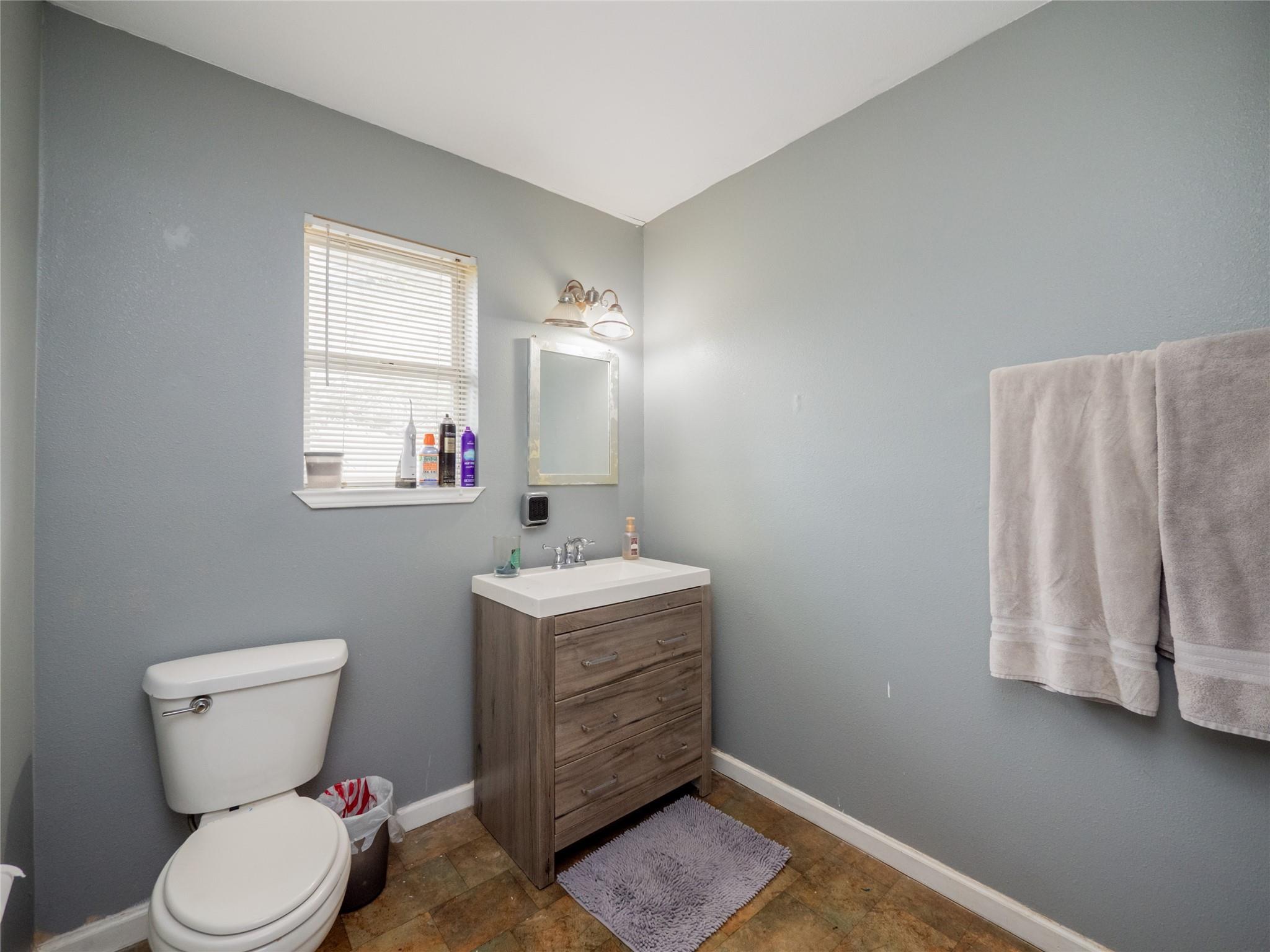 1910 S 13th St, Temple, TX 76504