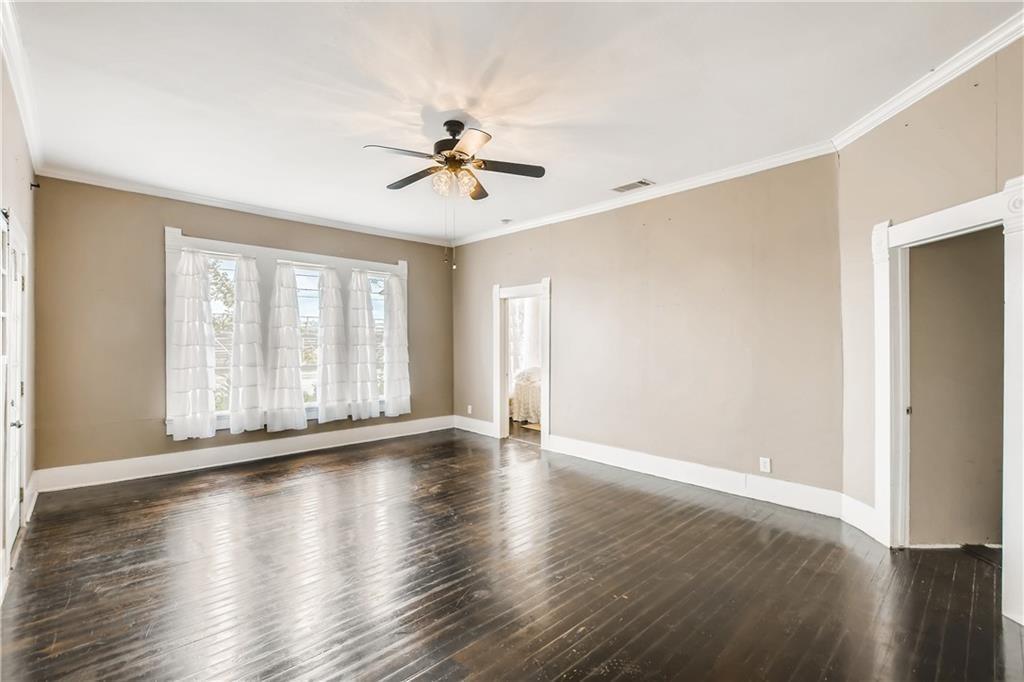 1319 Davis St, Taylor, TX 76574