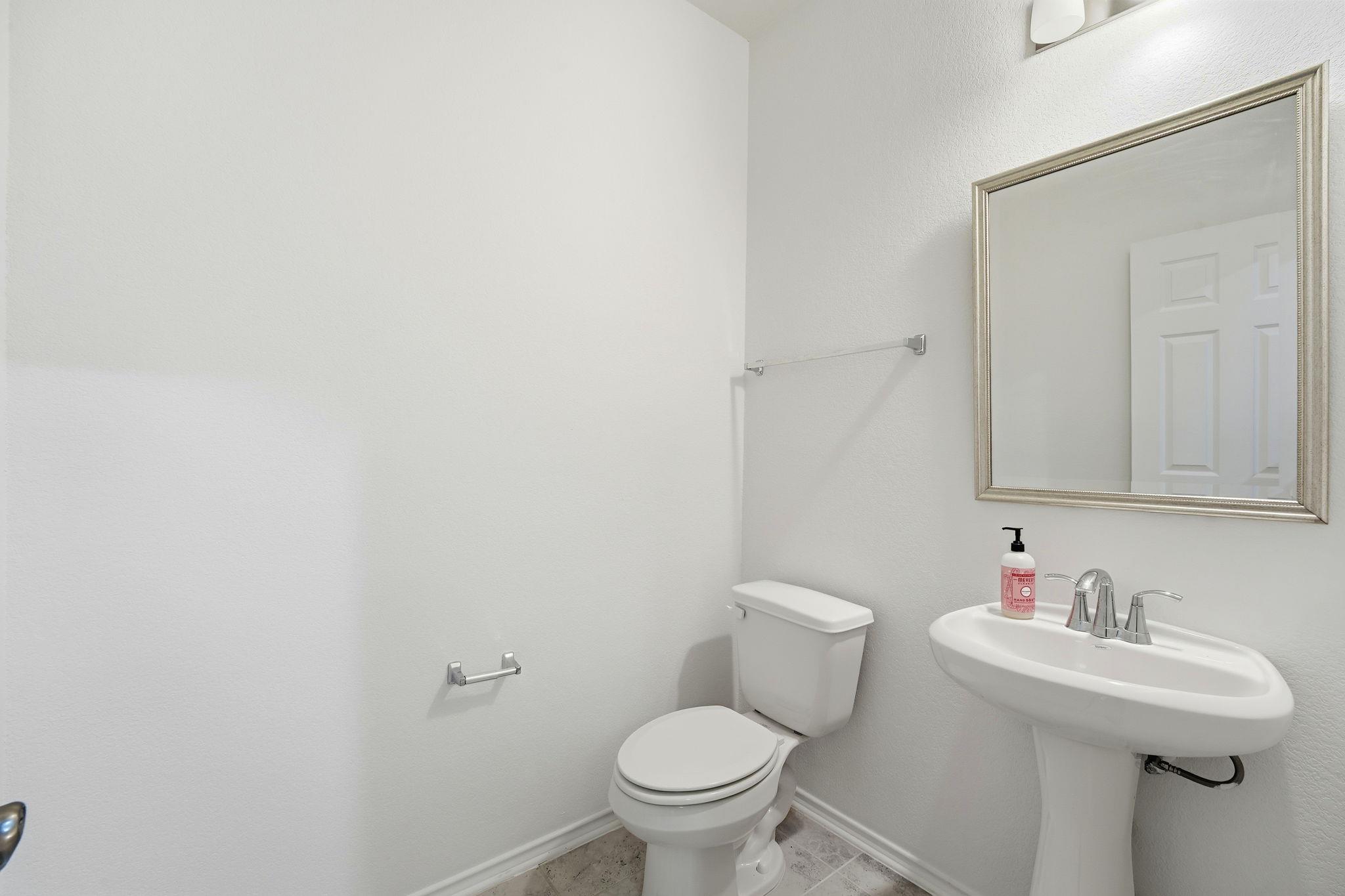 525 Ayinger Ln, Austin, TX 78728