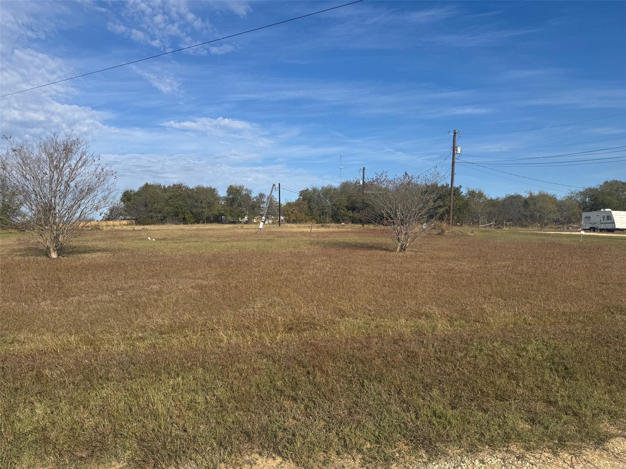 902 9th St, Lexington, TX 78947