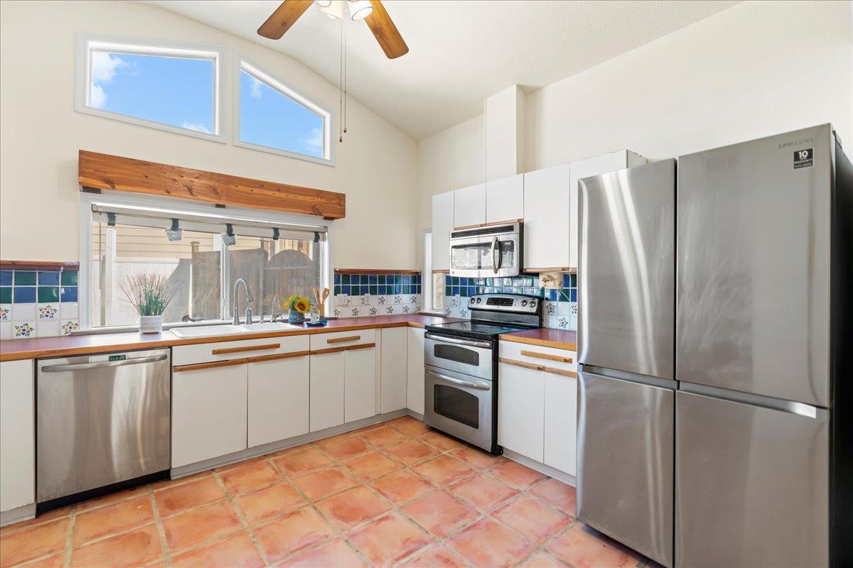 9 Ridgewood Cir, Wimberley, TX 78676