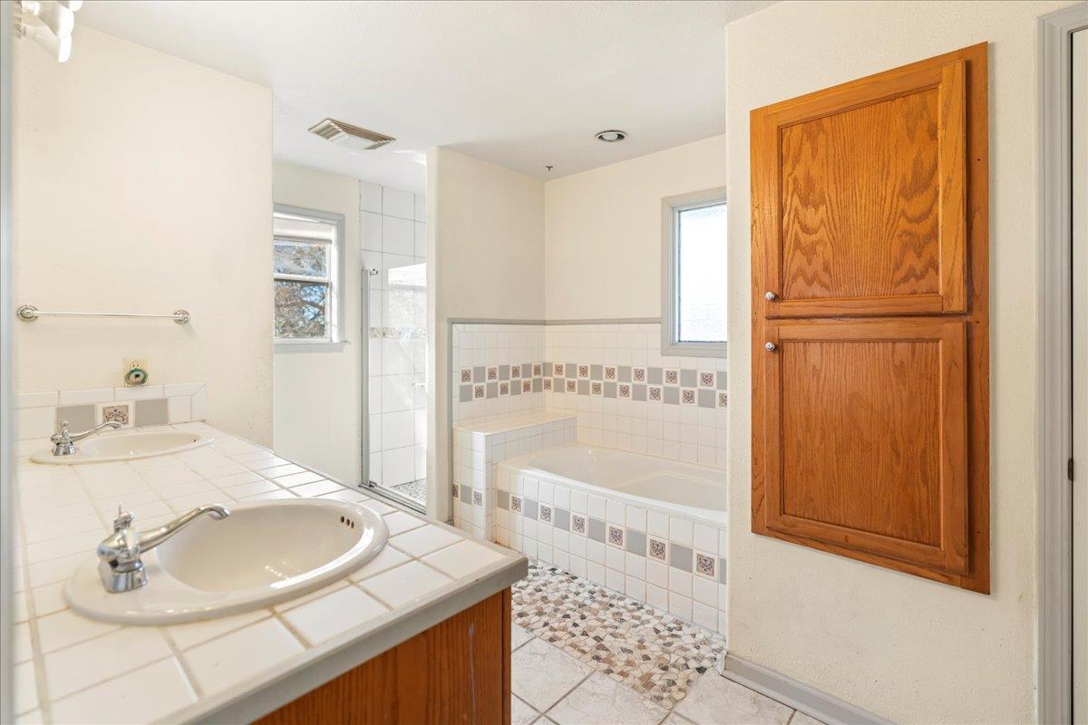 9 Ridgewood Cir, Wimberley, TX 78676