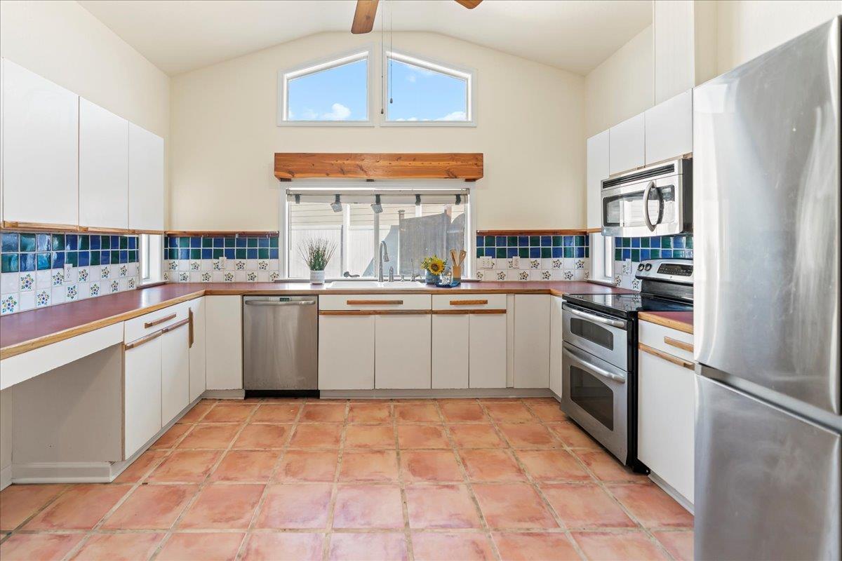 9 Ridgewood Cir, Wimberley, TX 78676