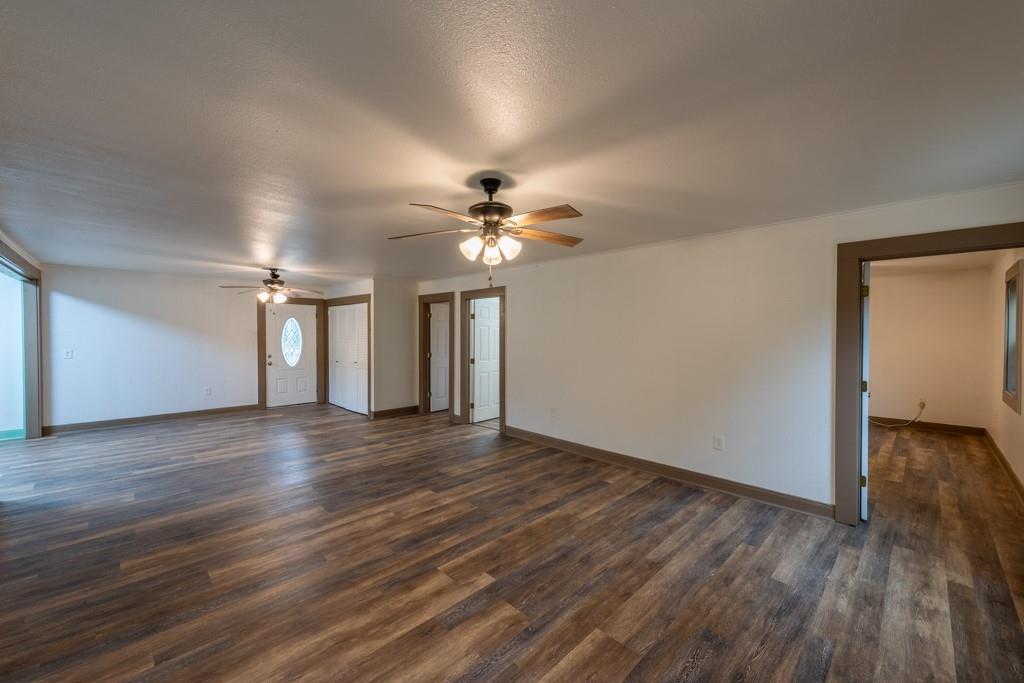 4623 County Road 444, Waelder, TX 78959