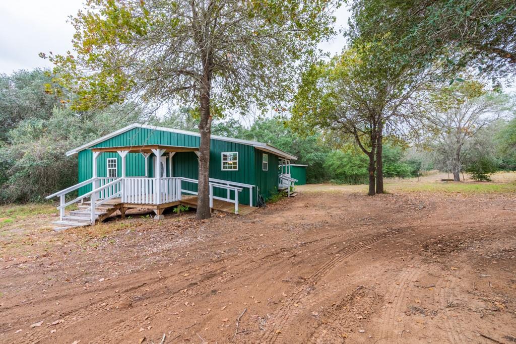 4623 County Road 444, Waelder, TX 78959