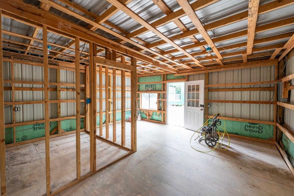 4623 County Road 444, Waelder, TX 78959