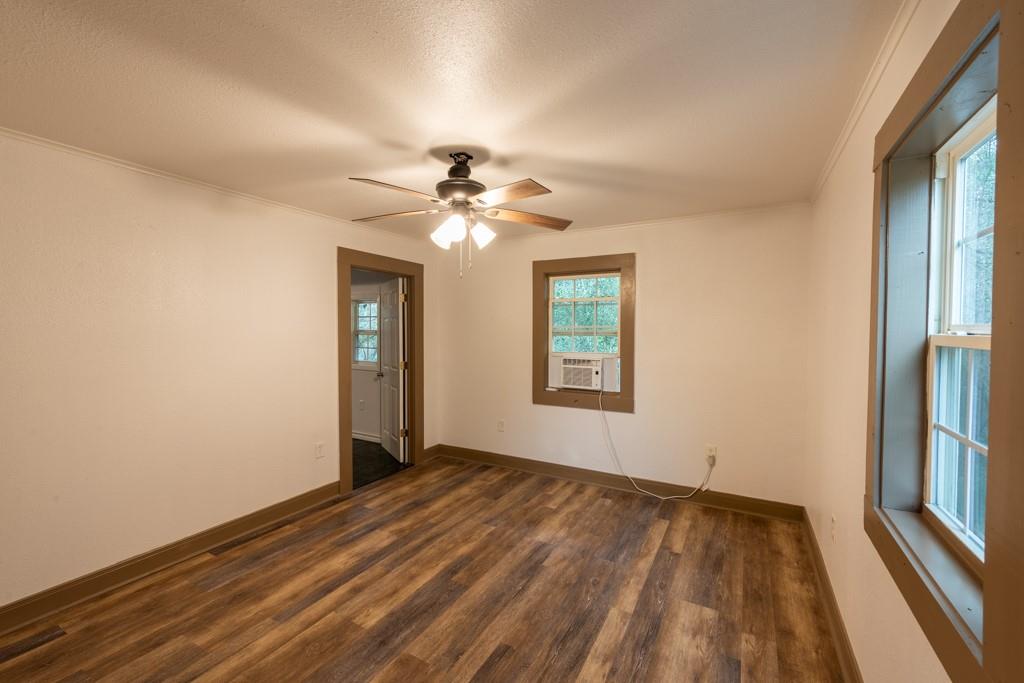 4623 County Road 444, Waelder, TX 78959