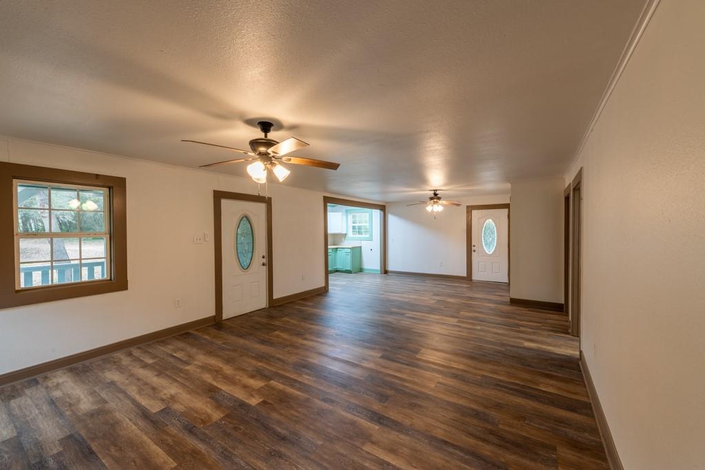 4623 County Road 444, Waelder, TX 78959