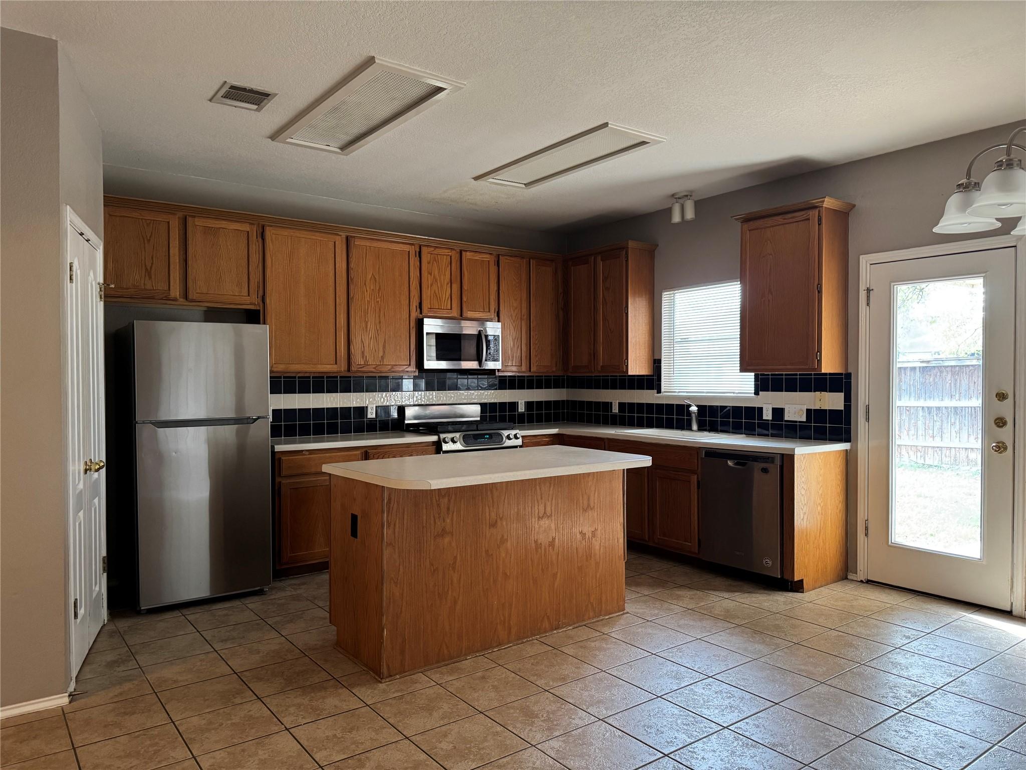 8724 Barrow Glen Loop, Austin, TX 78749