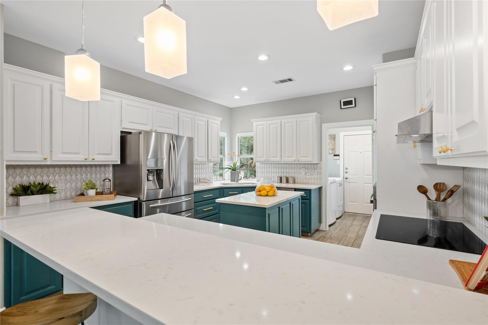 119 Crestview Dr, Lakeway, TX 78734