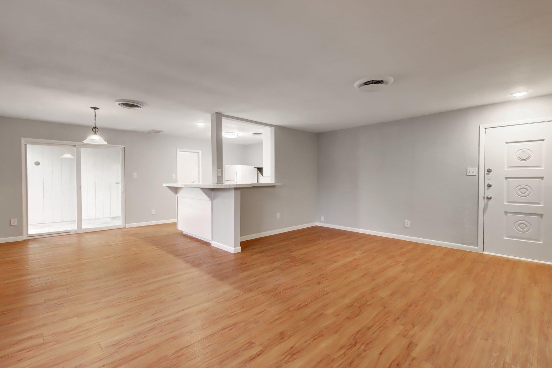 8204 EXMOOR Dr, Austin, TX 78757