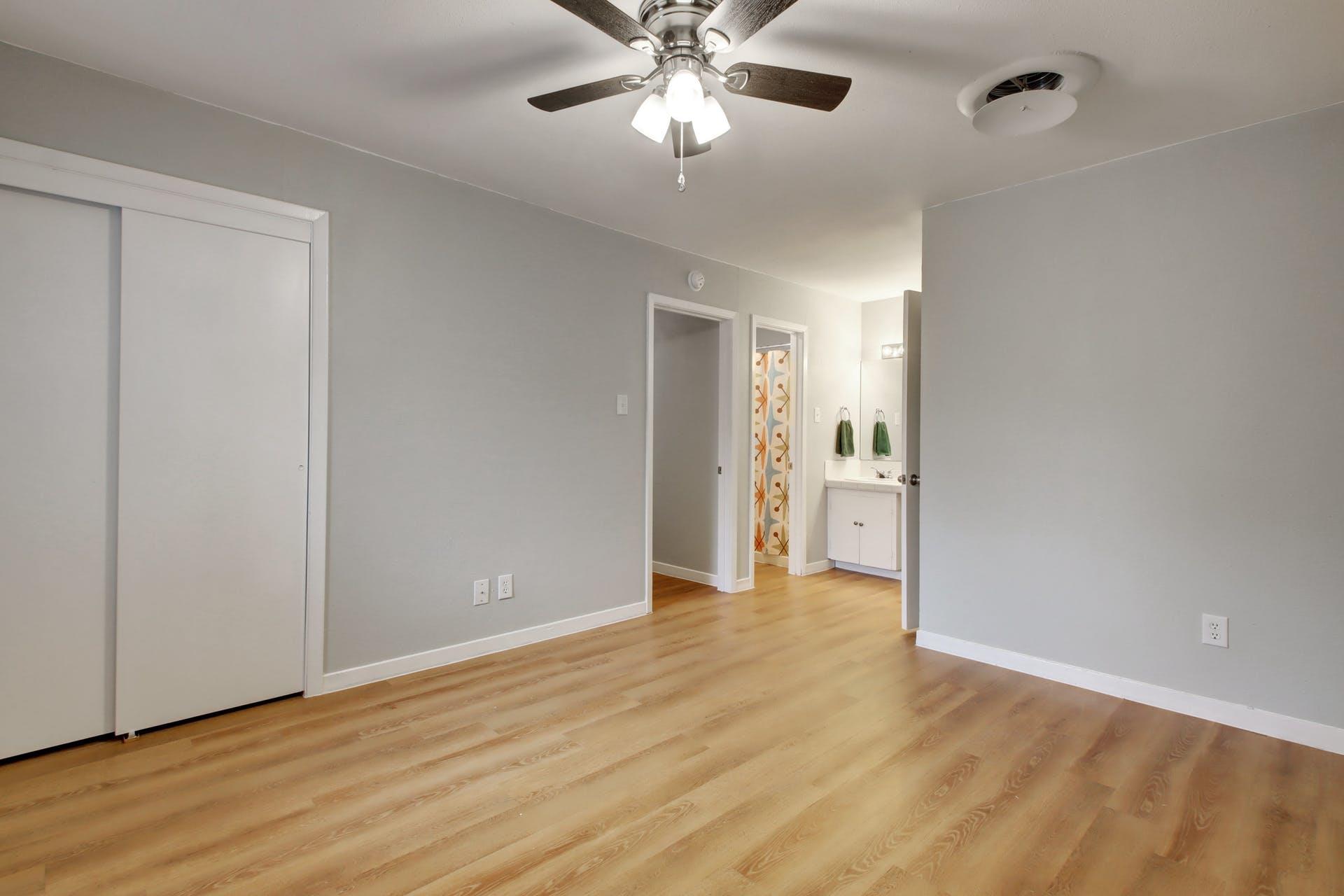8204 EXMOOR Dr, Austin, TX 78757
