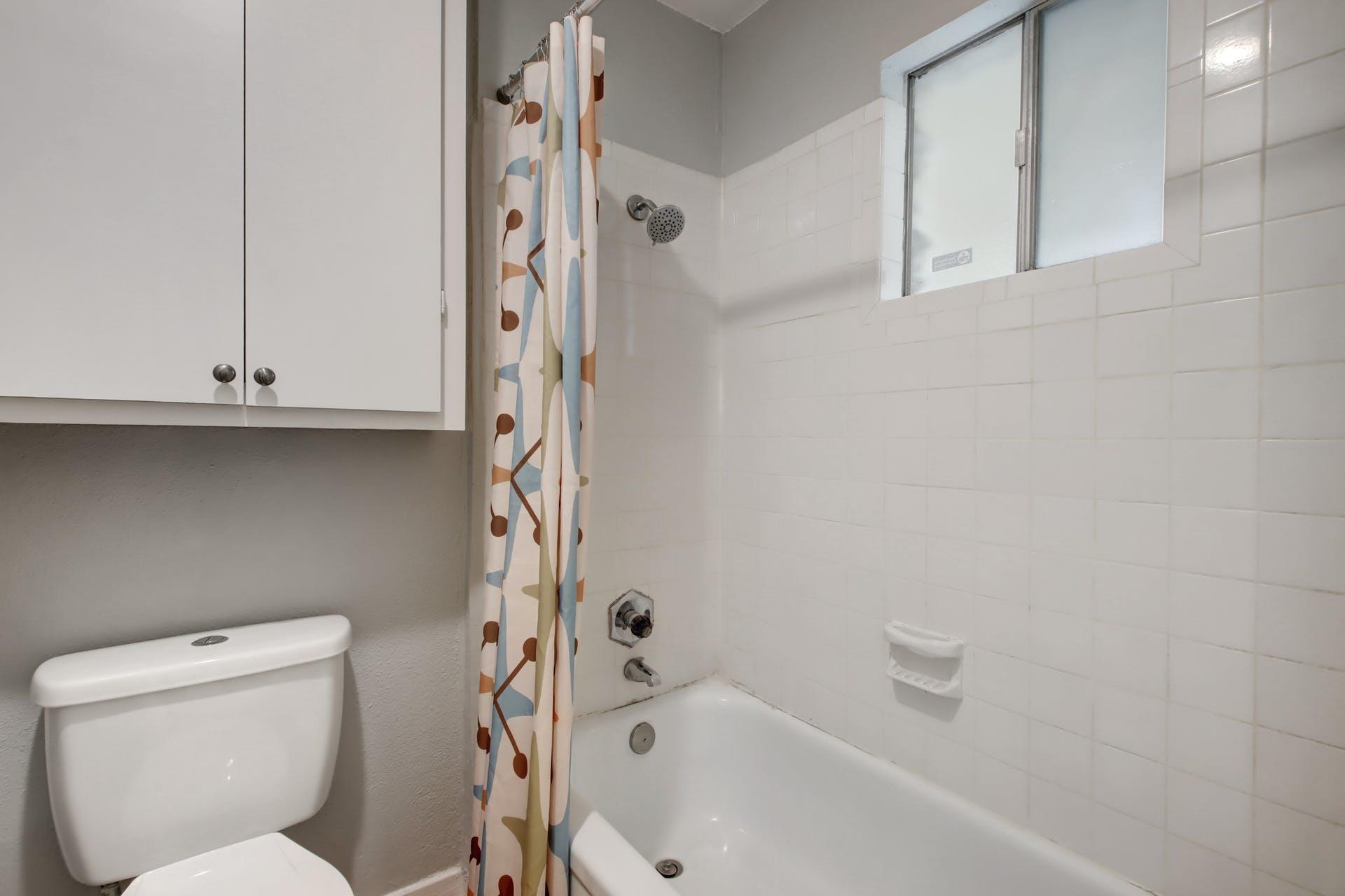 8204 EXMOOR Dr, Austin, TX 78757