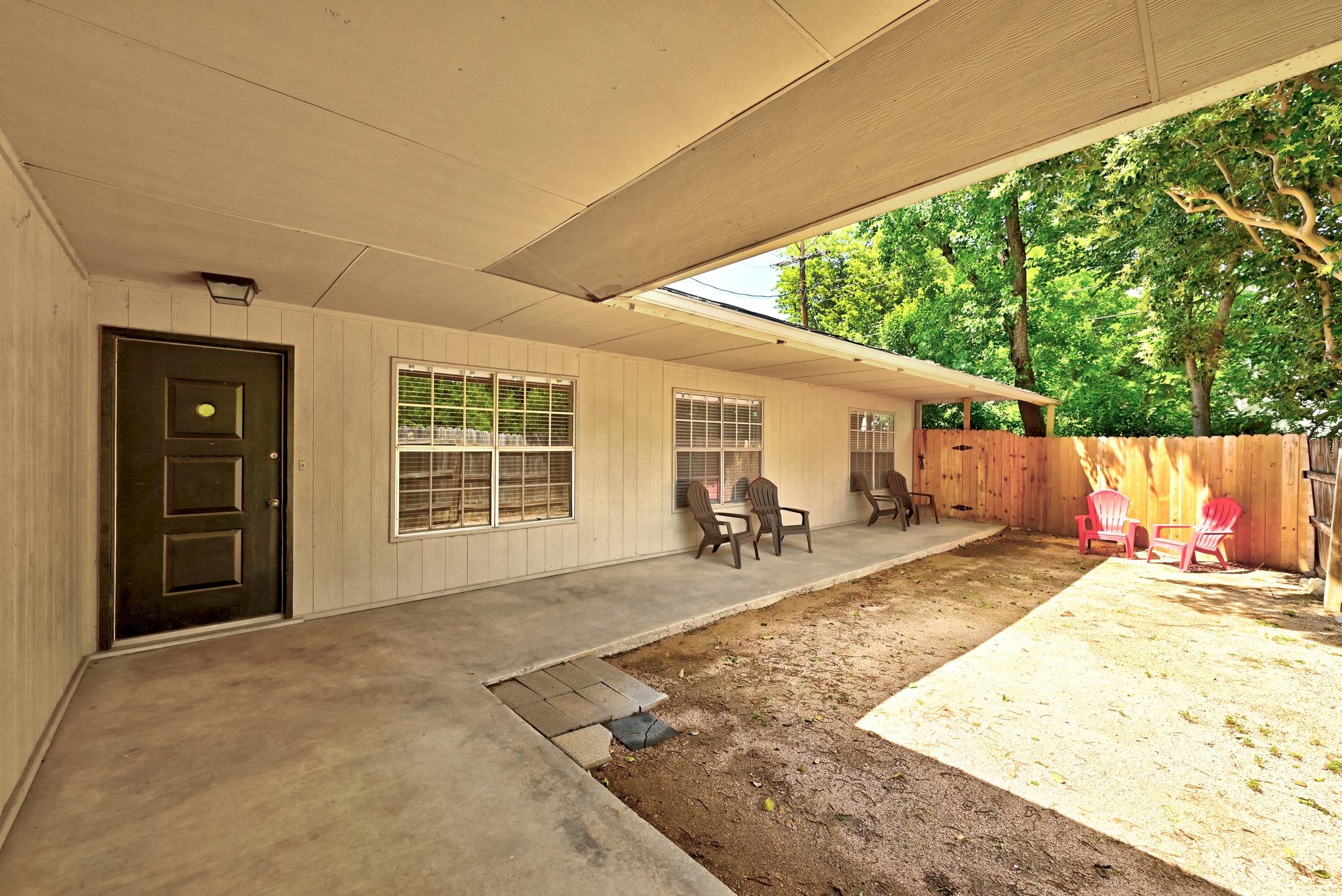 8204 EXMOOR Dr, Austin, TX 78757