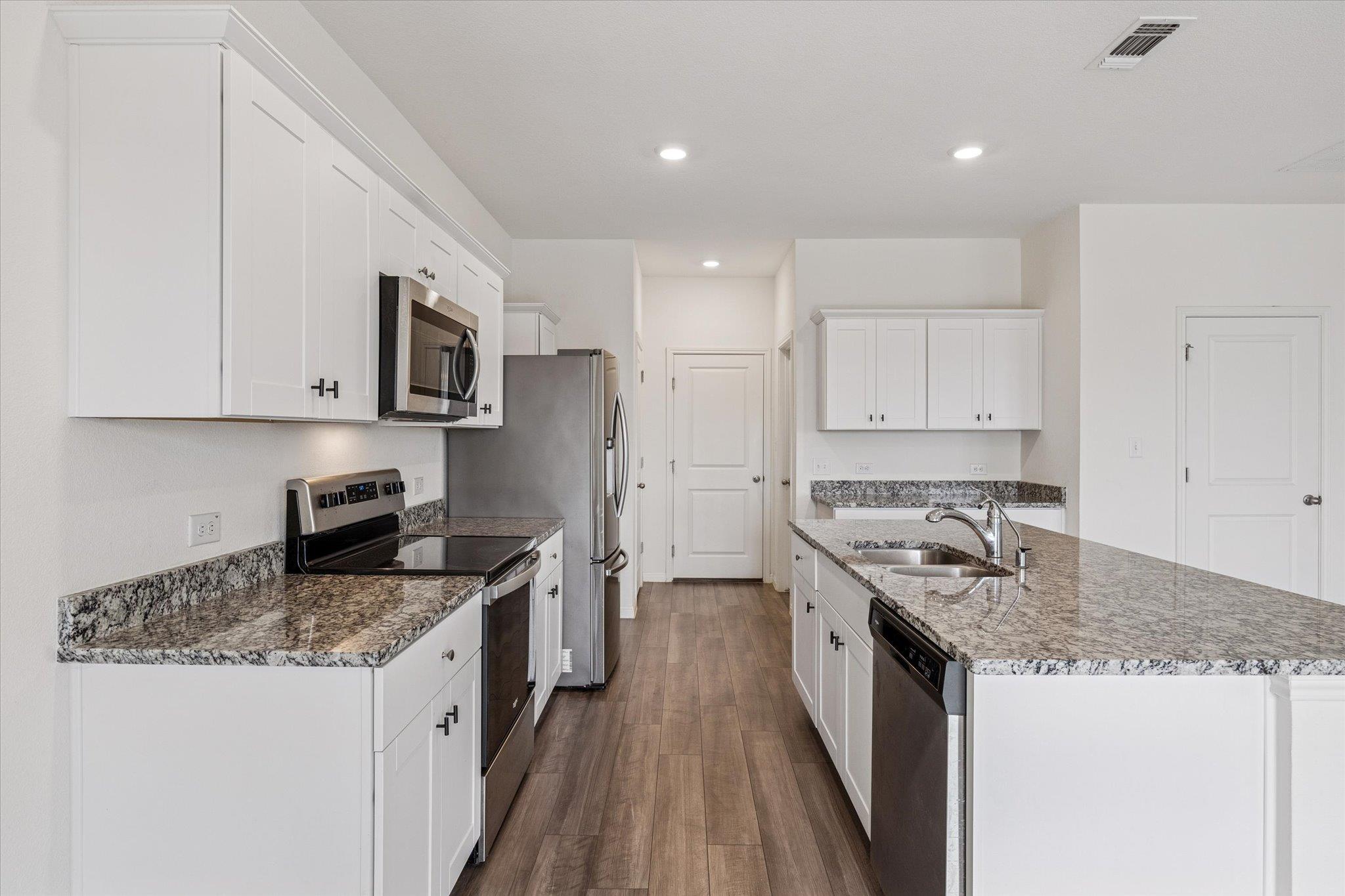 208 Night Riders Way, Jarrell, TX 76537