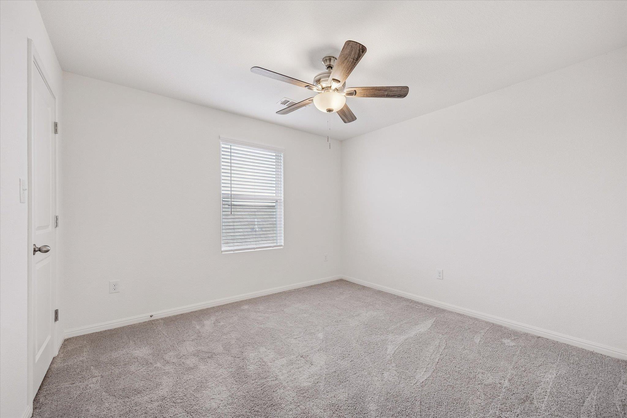 208 Night Riders Way, Jarrell, TX 76537