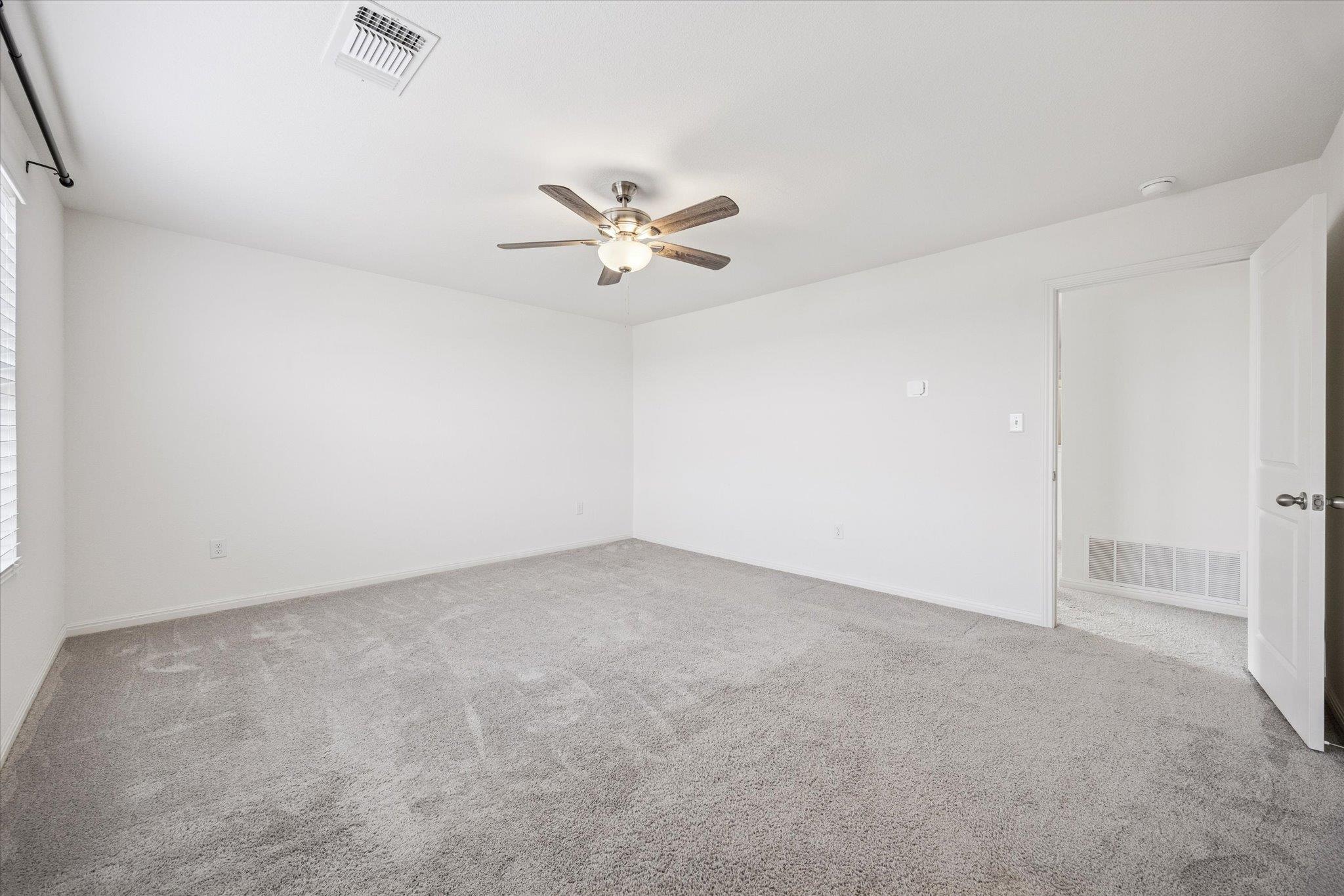 208 Night Riders Way, Jarrell, TX 76537