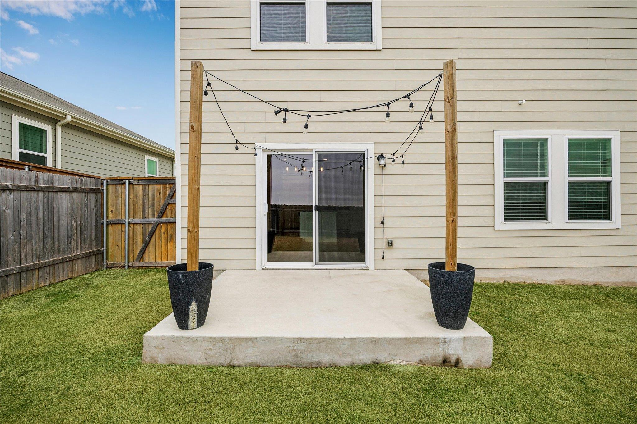 208 Night Riders Way, Jarrell, TX 76537