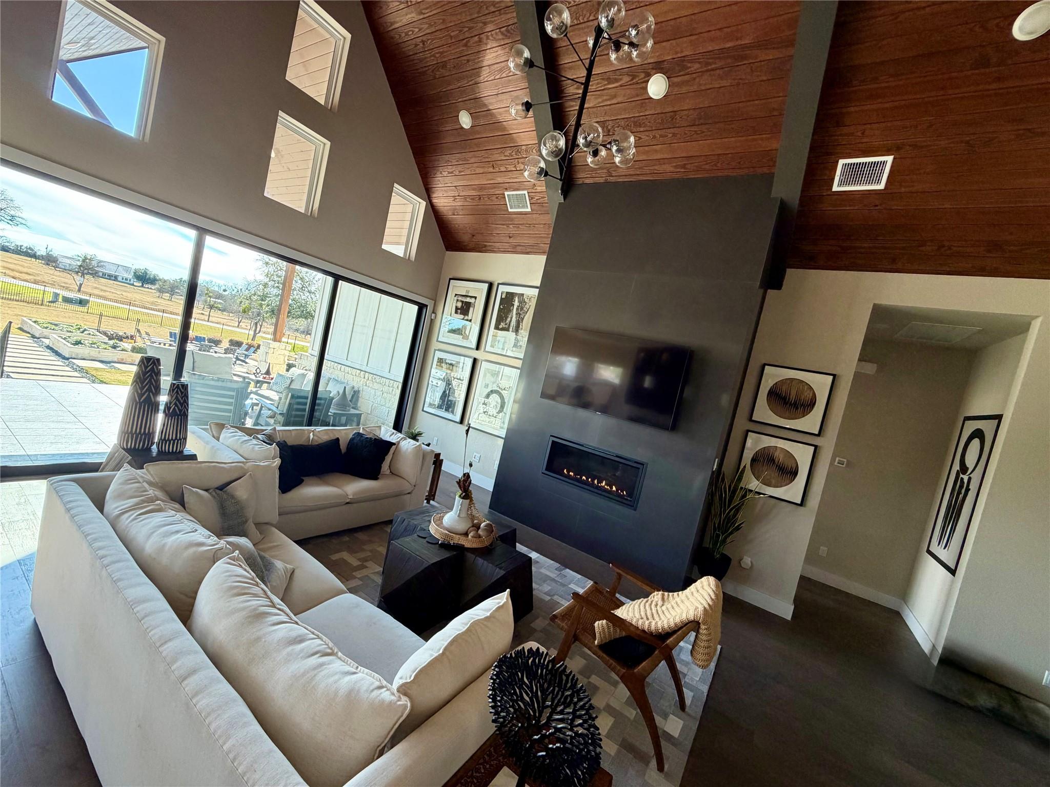 217 Northcrest Dr, Liberty Hill, TX 78642