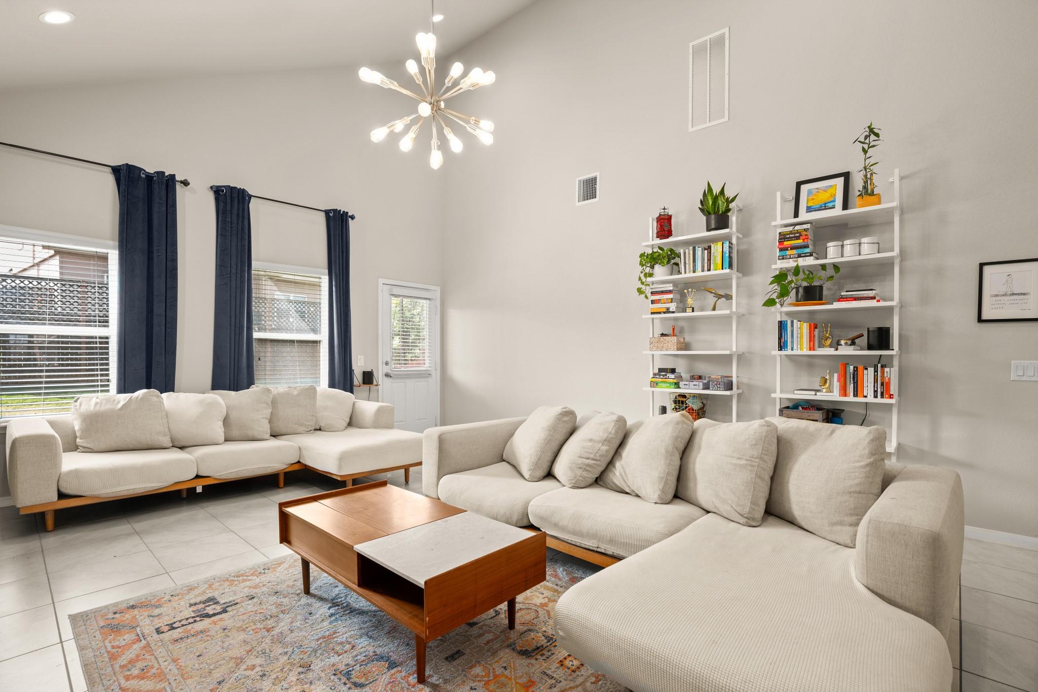 6601 San Isidro Dr, Austin, TX 78744