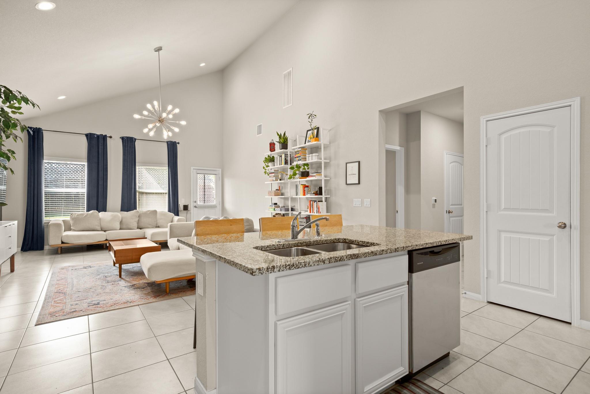 6601 San Isidro Dr, Austin, TX 78744