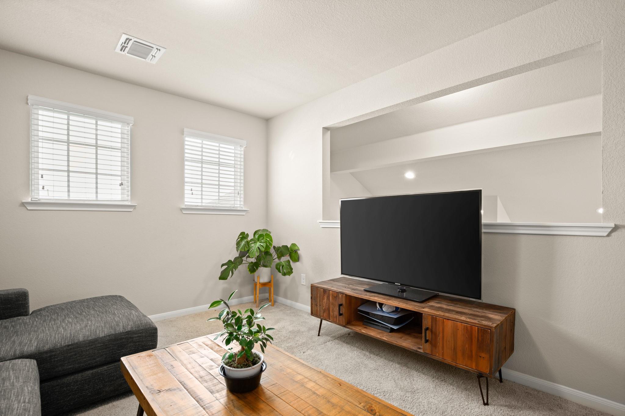 6601 San Isidro Dr, Austin, TX 78744