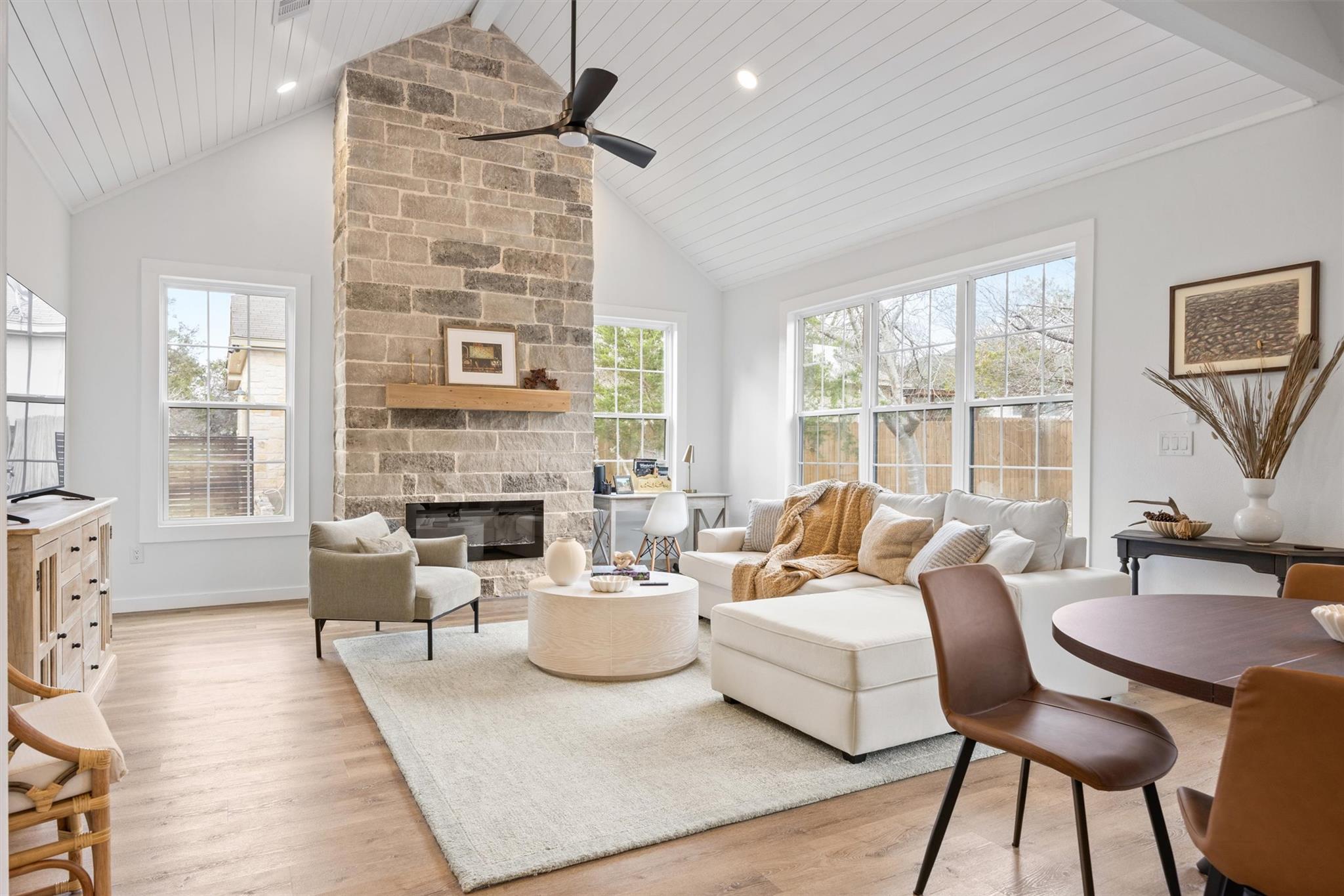 22 Creekside Dr, Wimberley, TX 78676