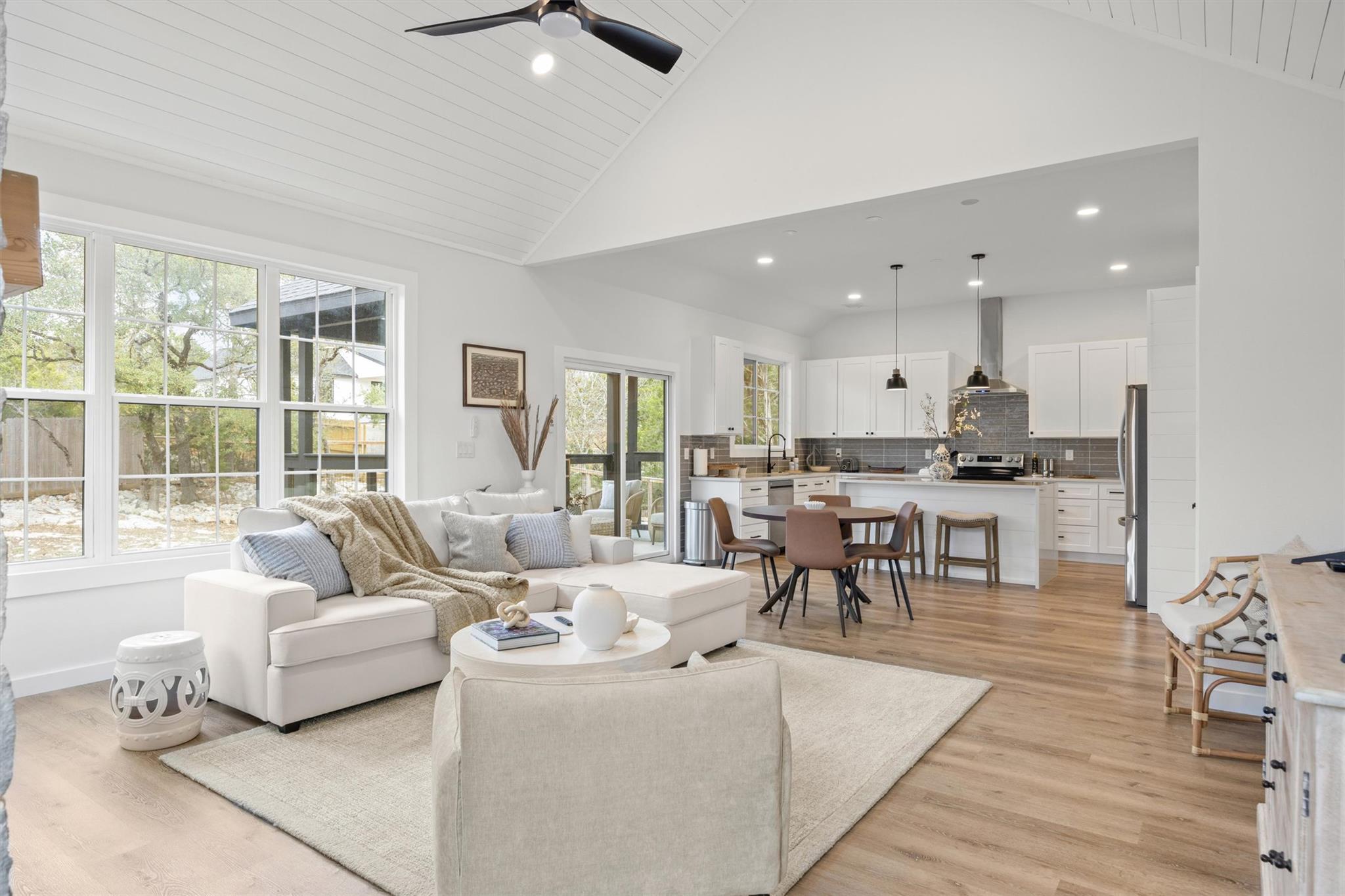 22 Creekside Dr, Wimberley, TX 78676