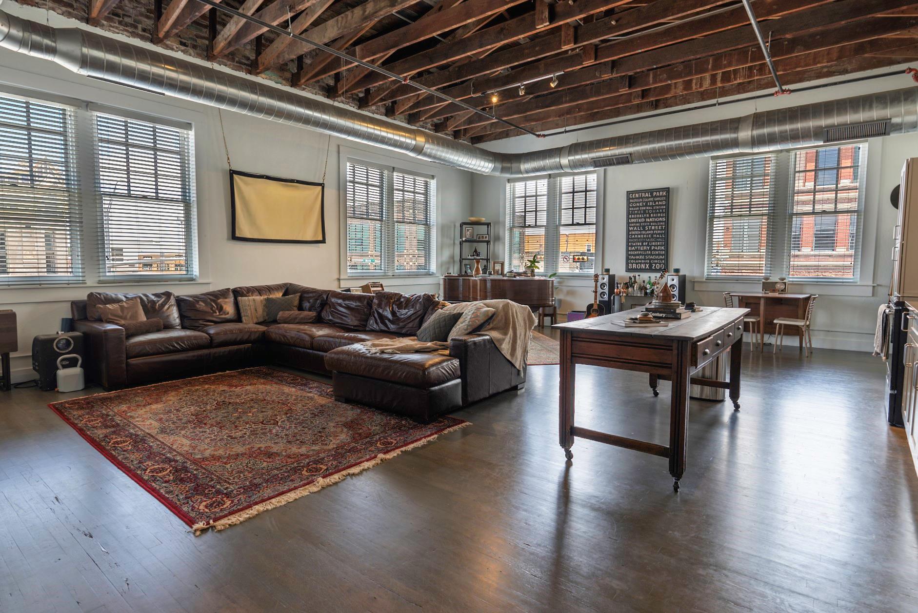 102 E Second St # 201, Taylor, TX 76574