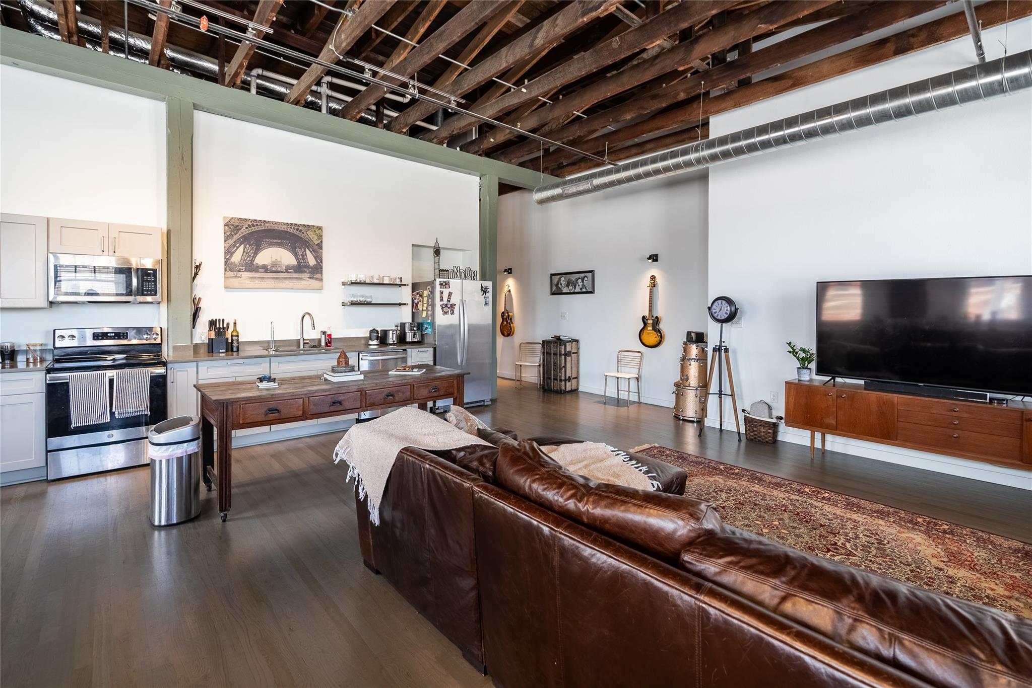 102 E Second St # 201, Taylor, TX 76574