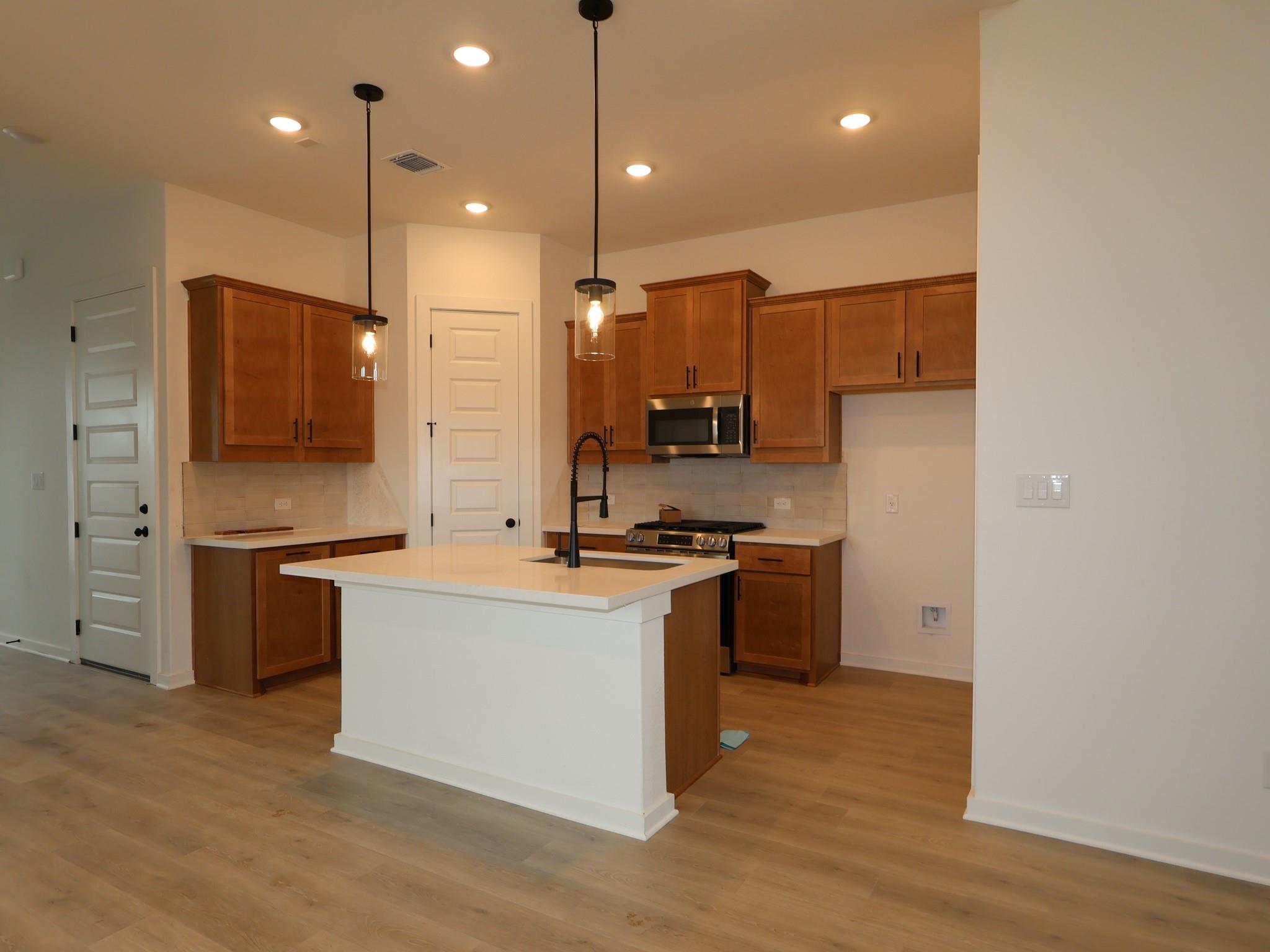 136 Bishop Wood Rd, Dripping Springs, TX 78620