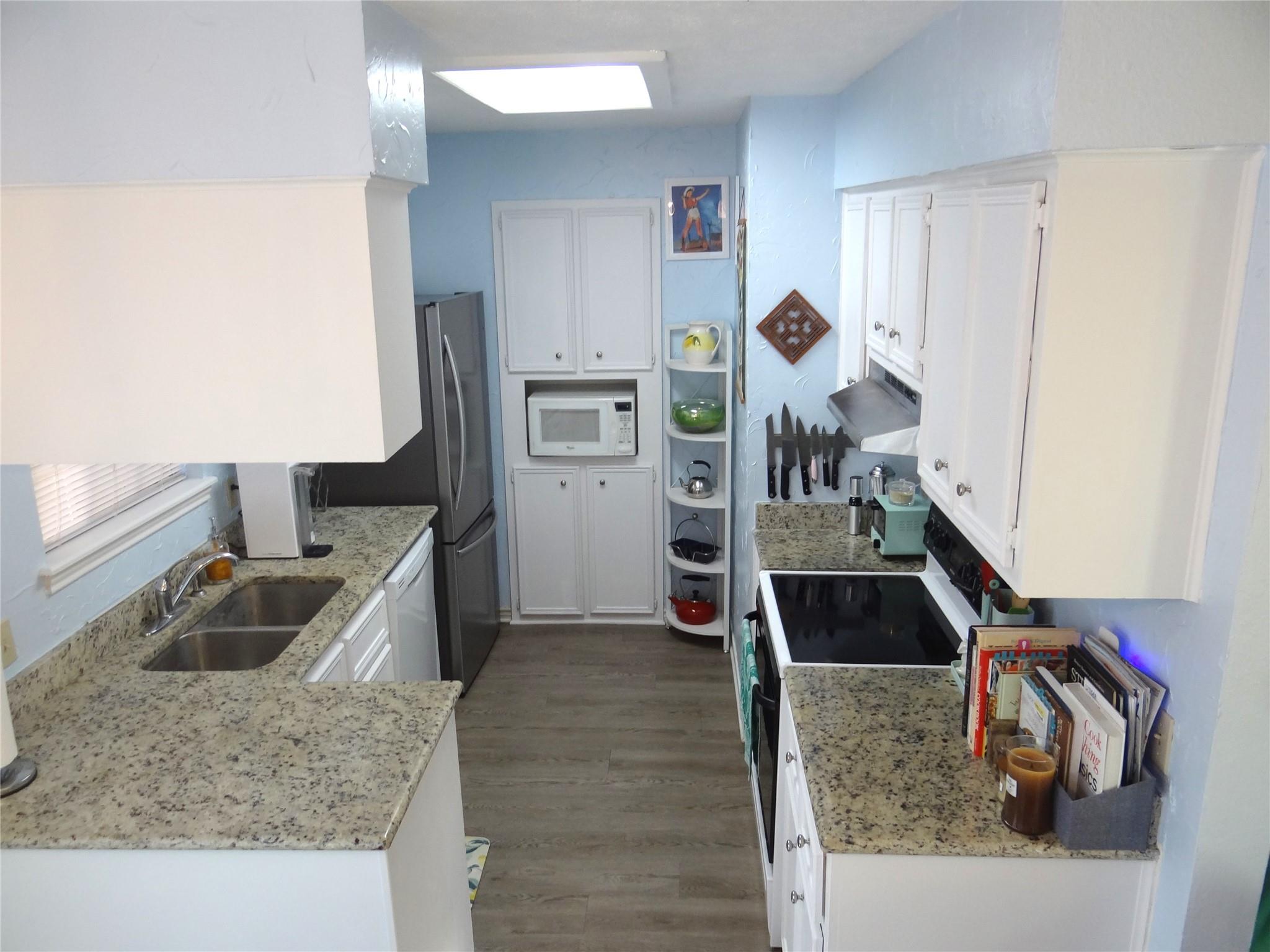 1005 N Lbj Dr # B2, San Marcos, TX 78666