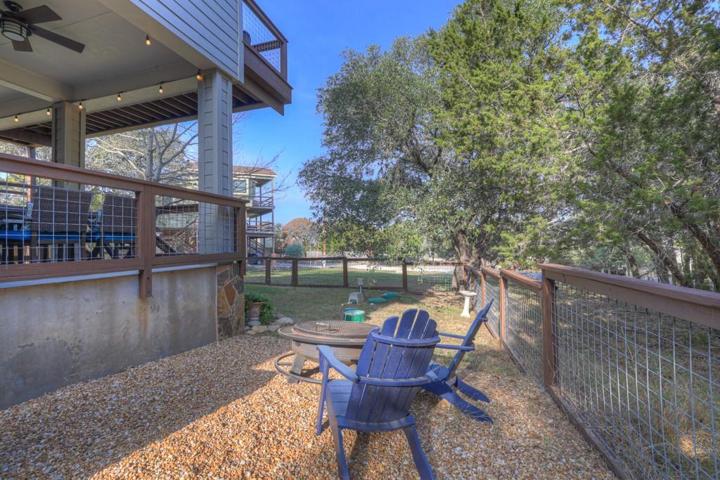 1156 Riviera Dr, Canyon Lake, TX 78133