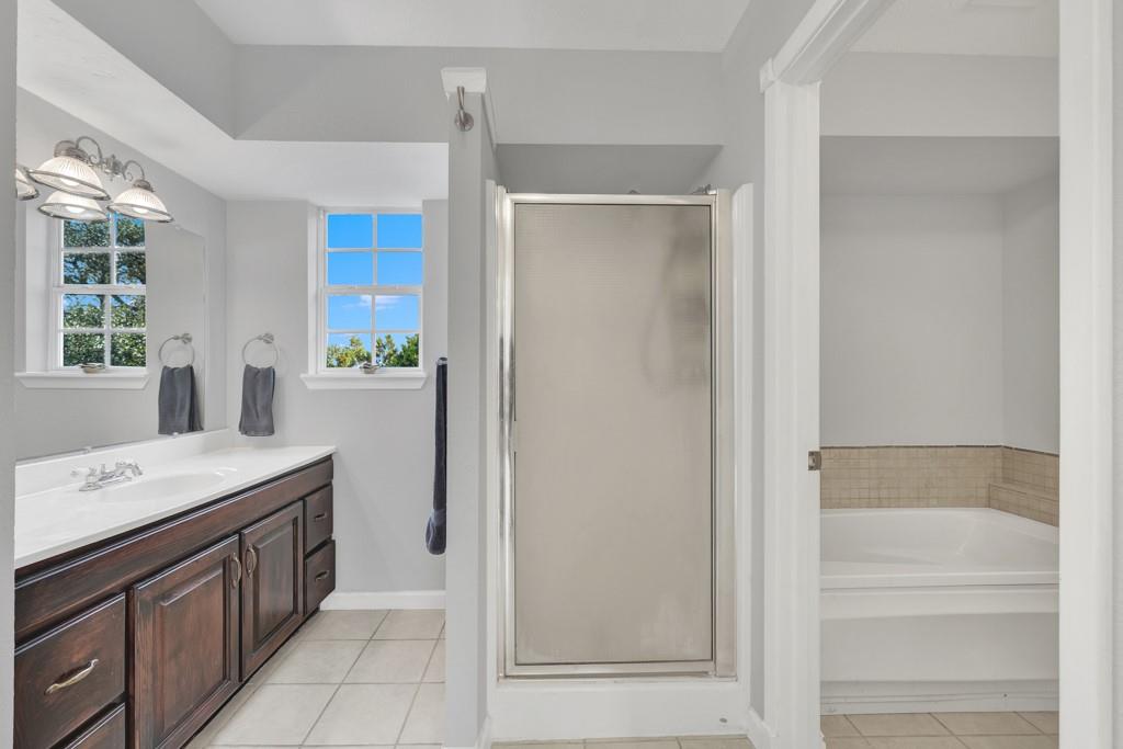 1156 Riviera Dr, Canyon Lake, TX 78133