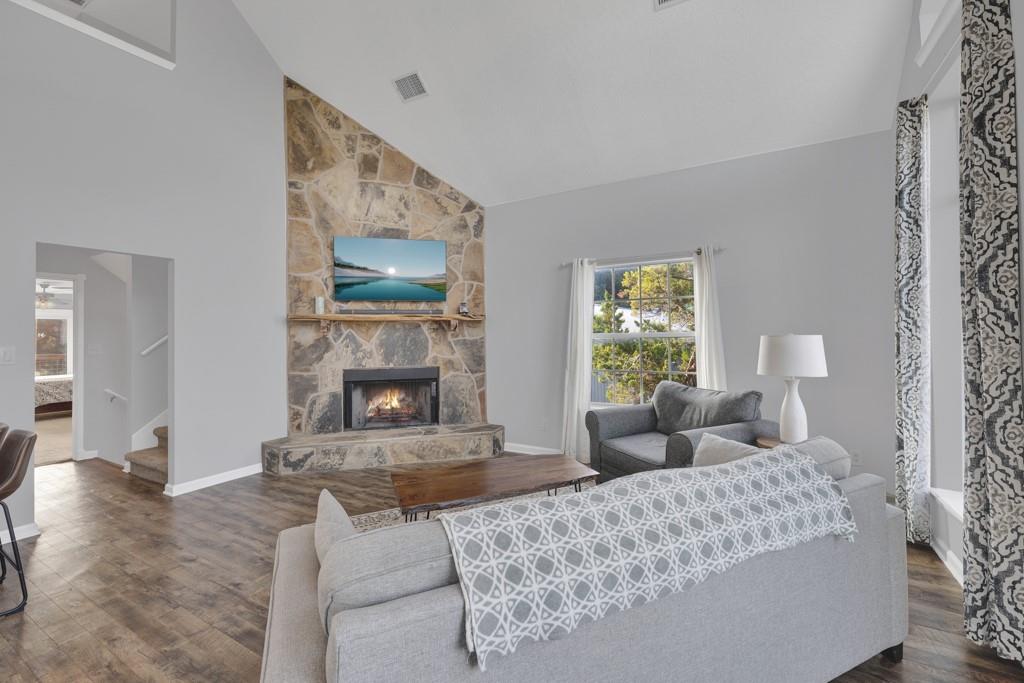 1156 Riviera Dr, Canyon Lake, TX 78133