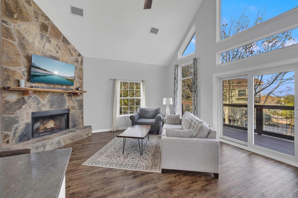 1156 Riviera Dr, Canyon Lake, TX 78133