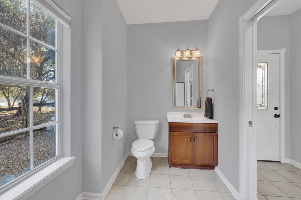 1156 Riviera Dr, Canyon Lake, TX 78133