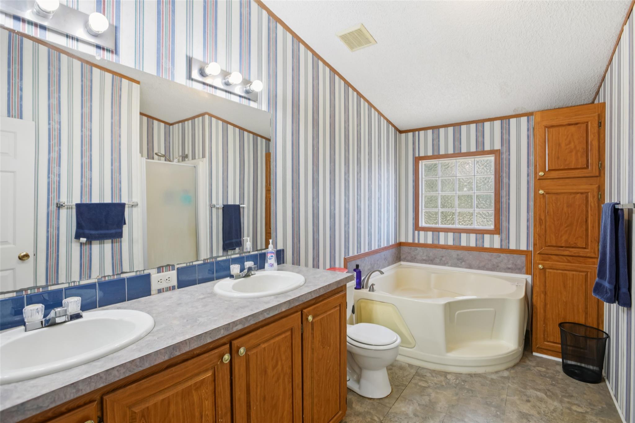 6975 Silver Mine Rd, Harwood, TX 78632