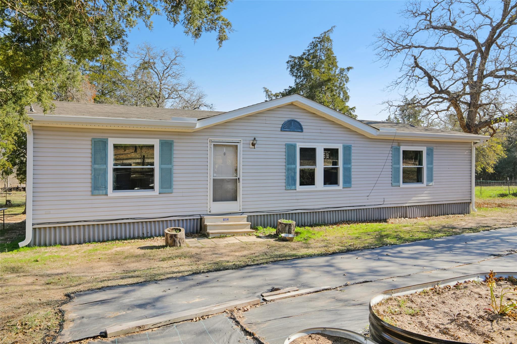 6975 Silver Mine Rd, Harwood, TX 78632