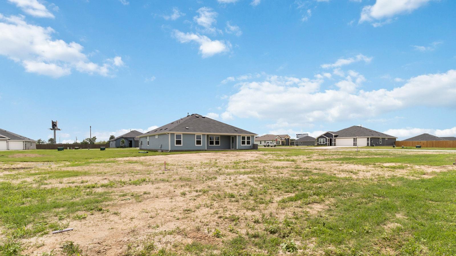146 Union Pacific Dr, Cedar Creek, TX 78612