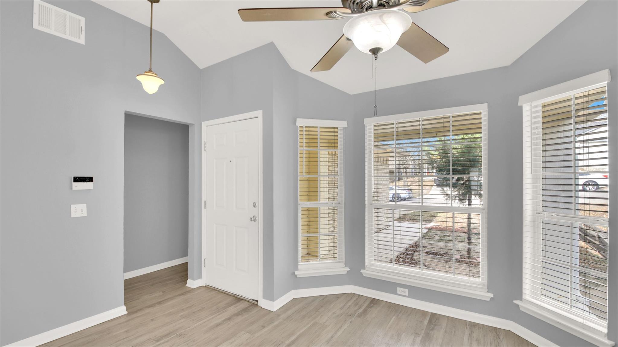 4911 Edenbourgh Ln, Austin, TX 78754