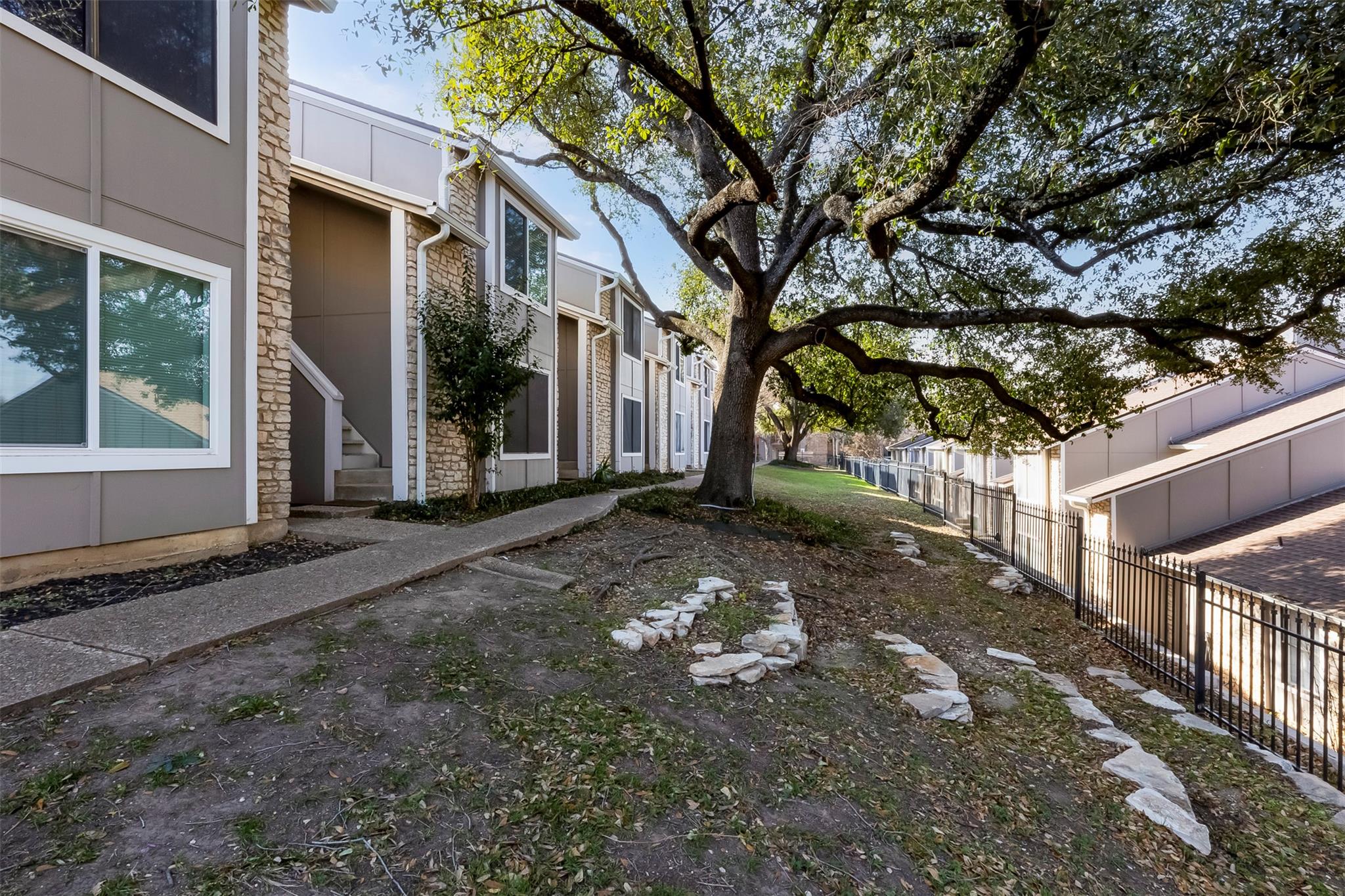 1740 Timber Ridge Rd # 136, Austin, TX 78741