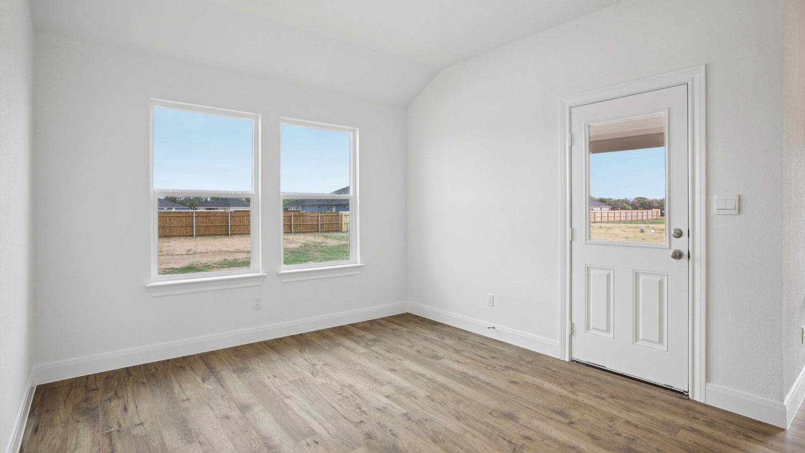 136 Union Pacific Dr, Cedar Creek, TX 78612