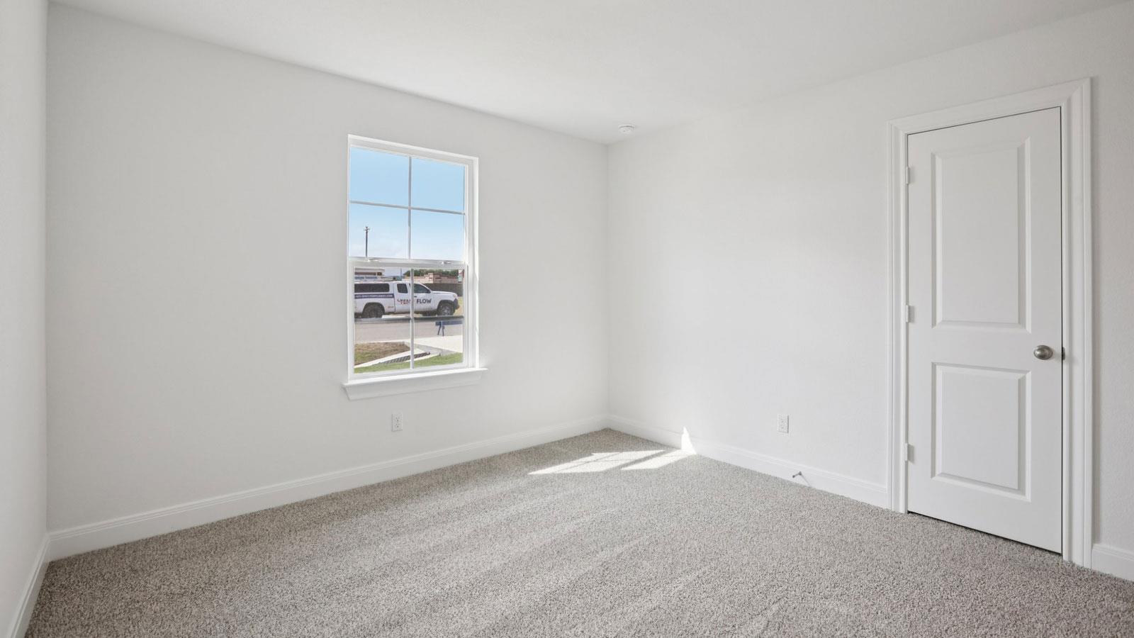 136 Union Pacific Dr, Cedar Creek, TX 78612