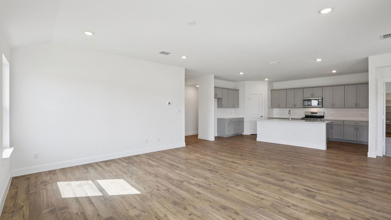 136 Union Pacific Dr, Cedar Creek, TX 78612