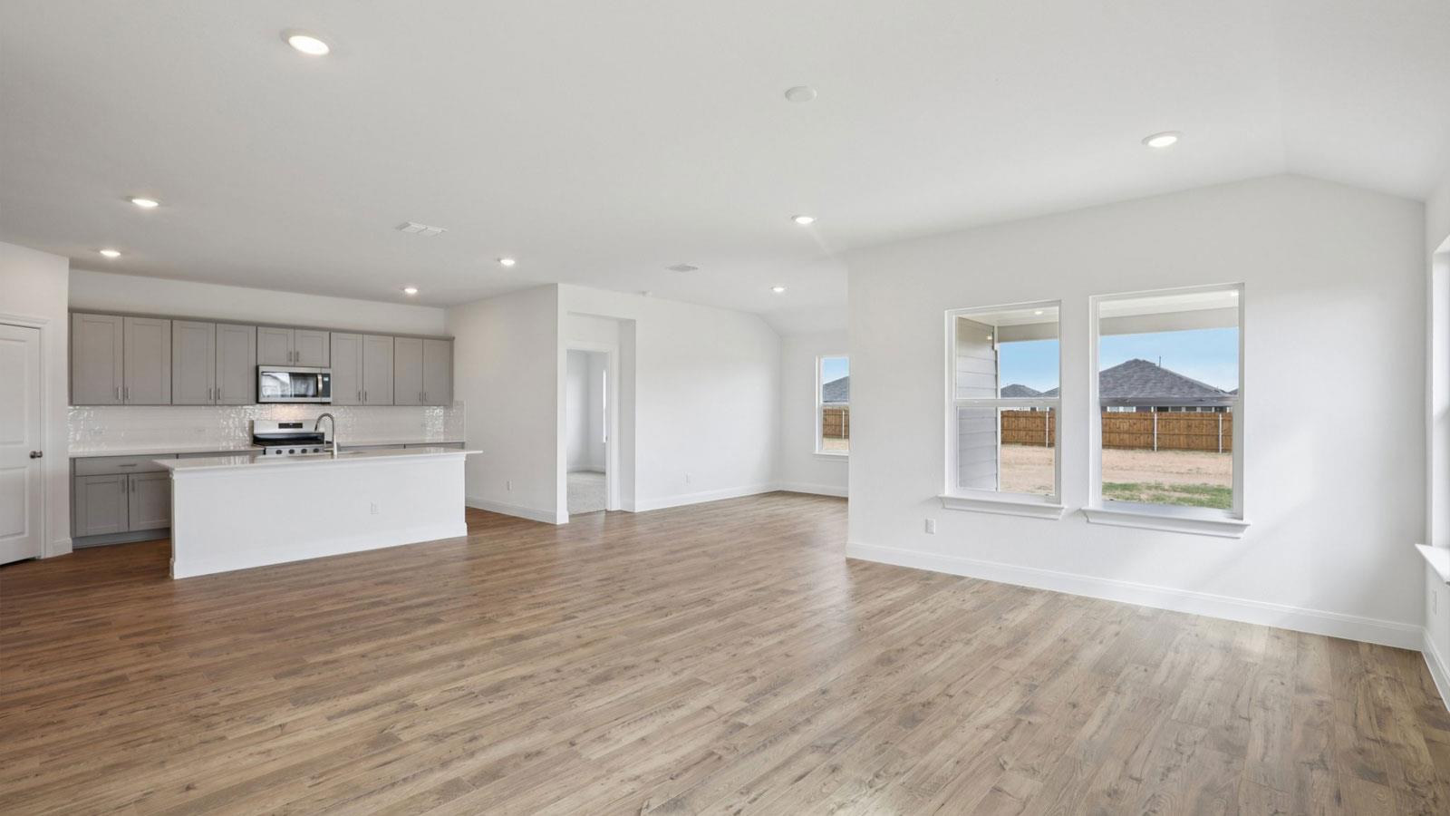 136 Union Pacific Dr, Cedar Creek, TX 78612