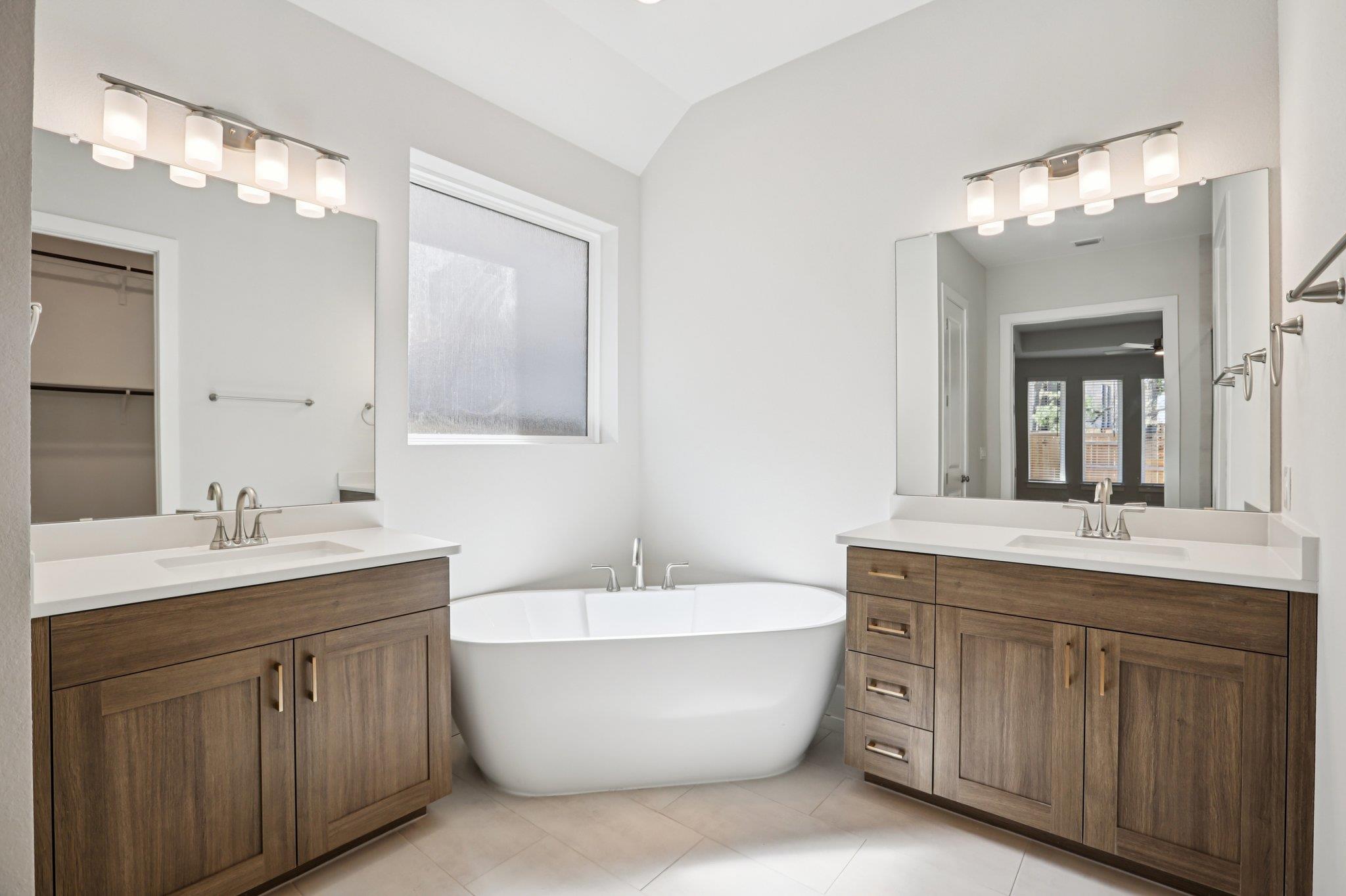 281 Seaside Sparrow Way, Kyle, TX 78640