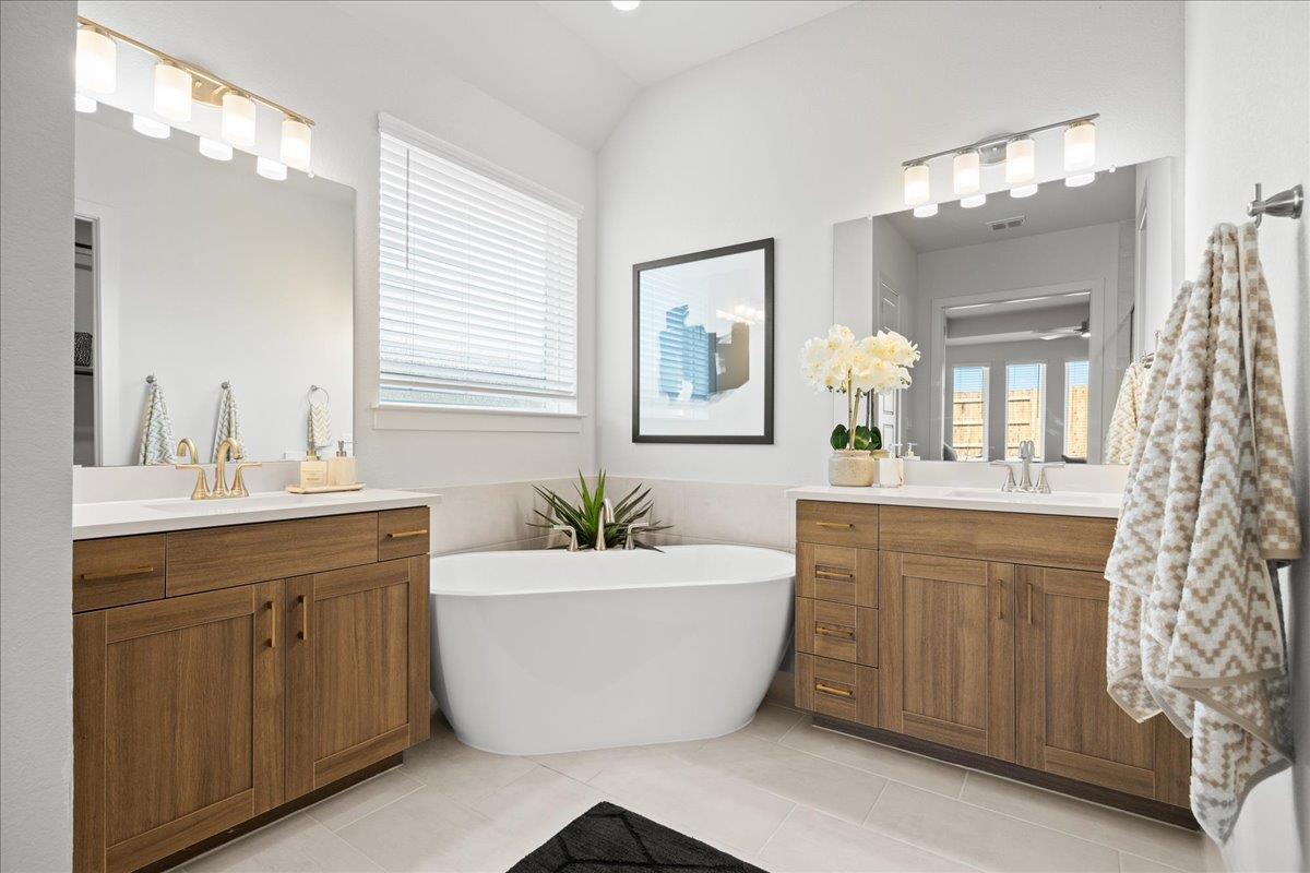 281 Seaside Sparrow Way, Kyle, TX 78640