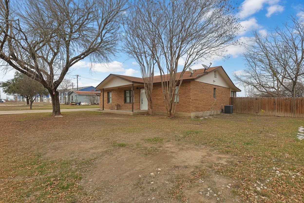 111 Branch View Dr, Kyle, TX 78640