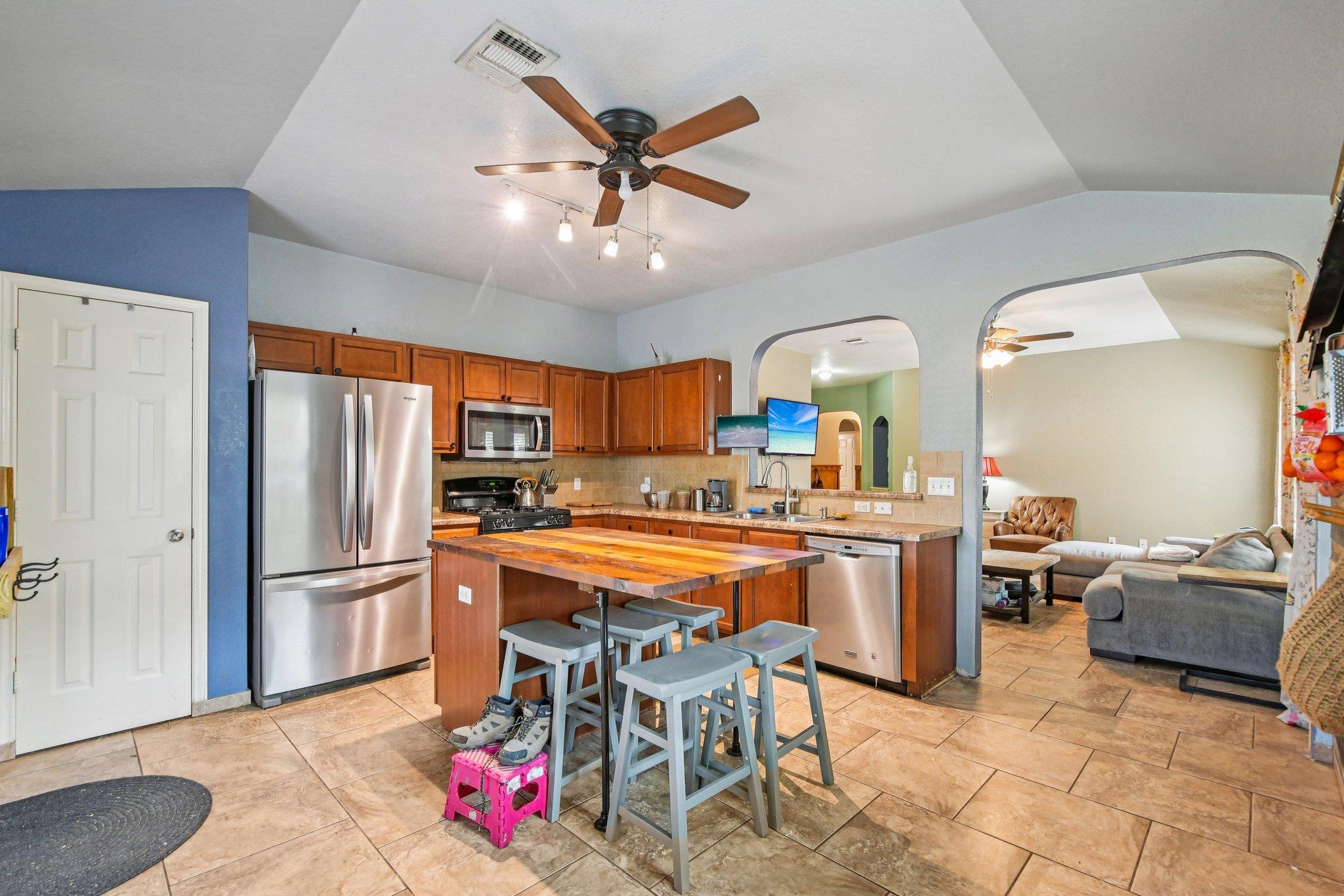 209 Wisteria Way, San Marcos, TX 78666